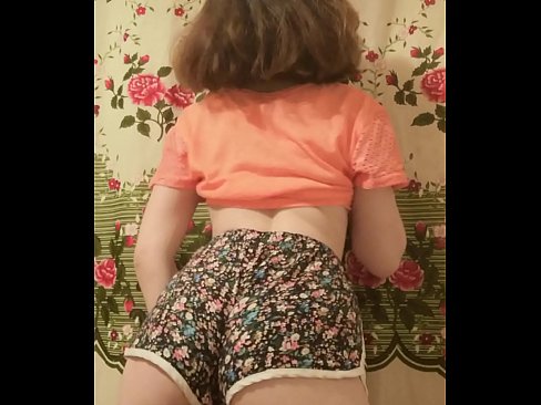 ❤️ Leanabh òg sexy a ’toirt dheth na shorts aice air a’ chamara ❌ Bhidio porn aig gd.vegasservice.ru ❌