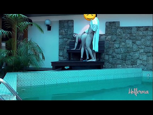 ❤️ Tha Boss a' toirt cuireadh do mhaighdeann-mhara don linne, ach cha b' urrainn dha seasamh an aghaidh teas ❌ Bhidio porn aig gd.vegasservice.ru ❌